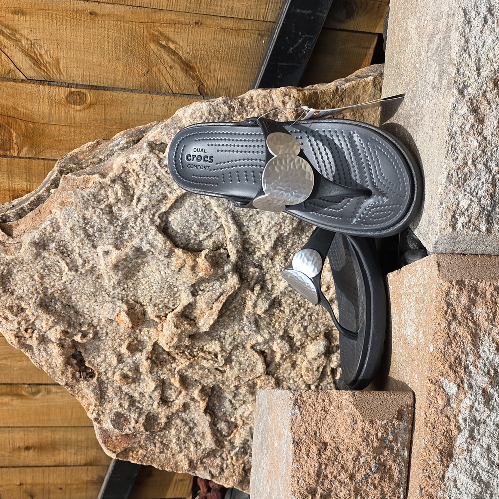 sanrah embellished wedge flip